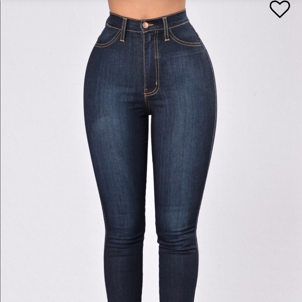Fashion Nova Highwaisted jeans